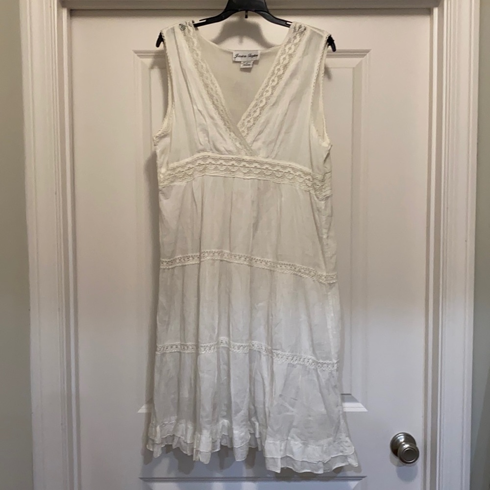 White tank style peasant dress,1X,built in lining